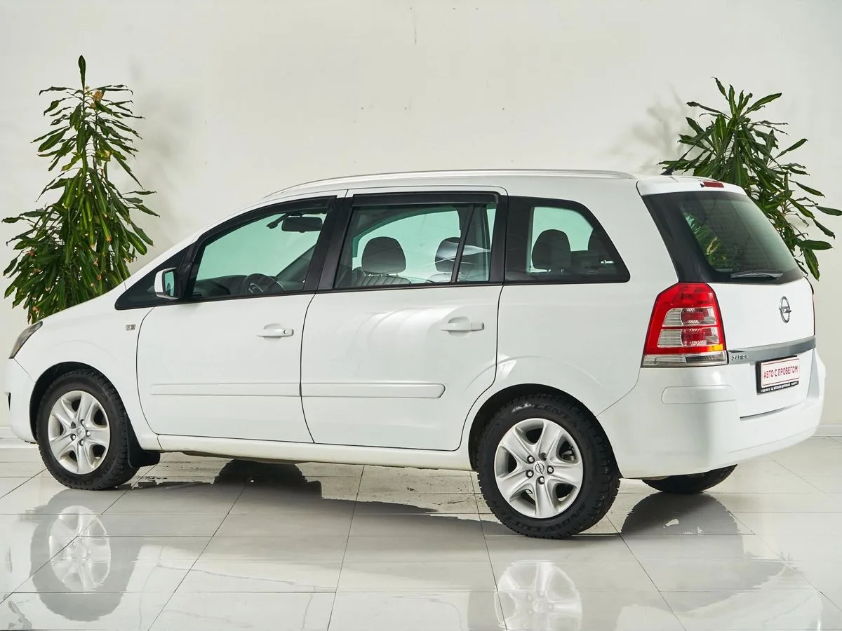 Opel Zafira B Рестайлинг — фото 4