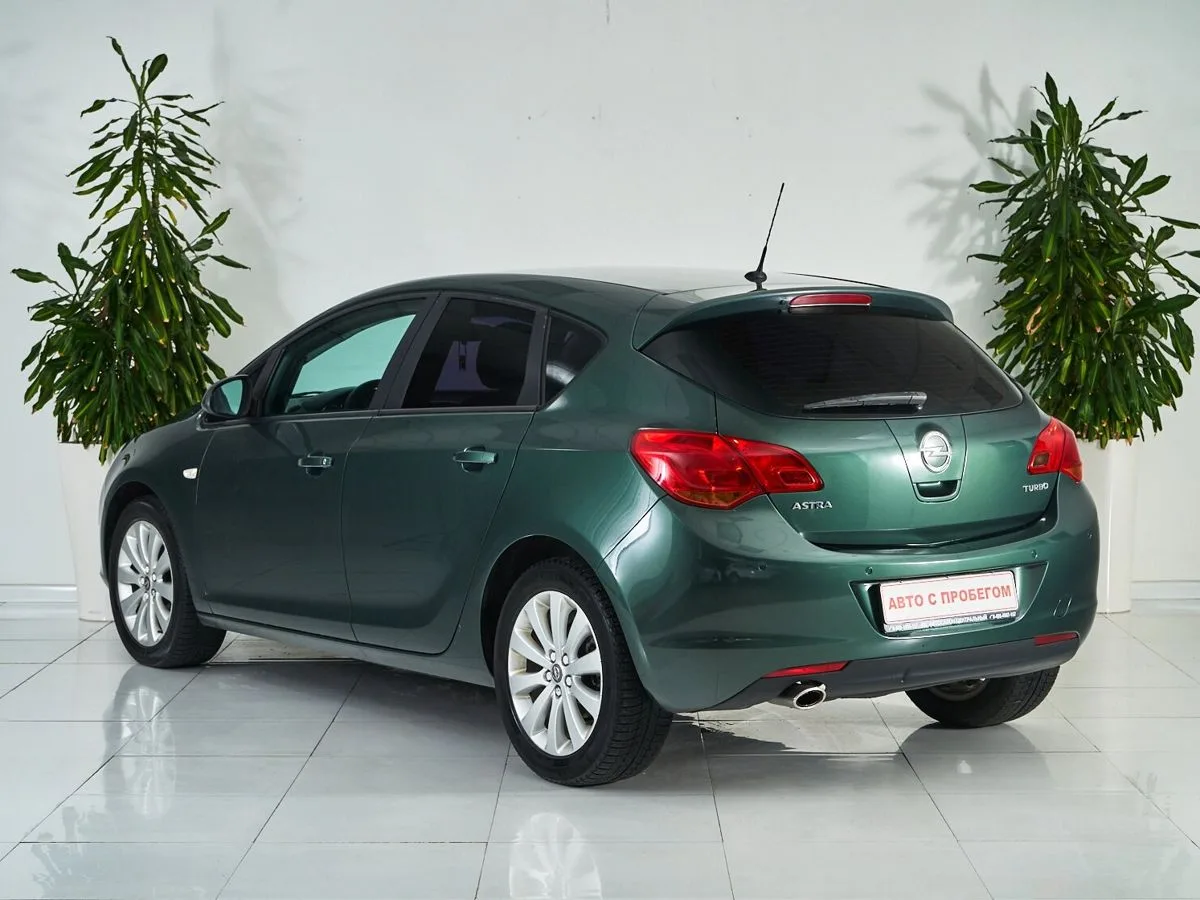Opel Astra J — фото 4