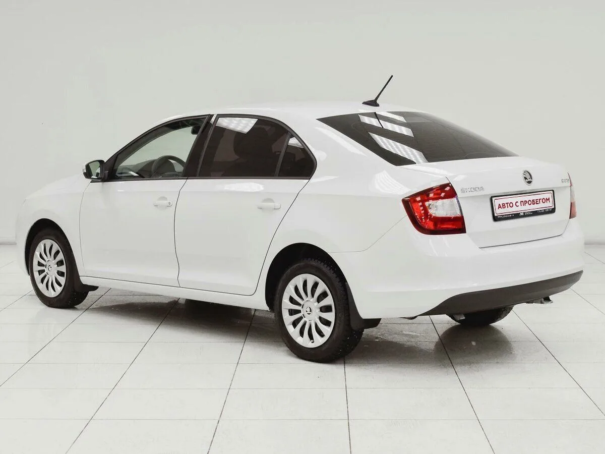 Skoda Rapid I — фото 2
