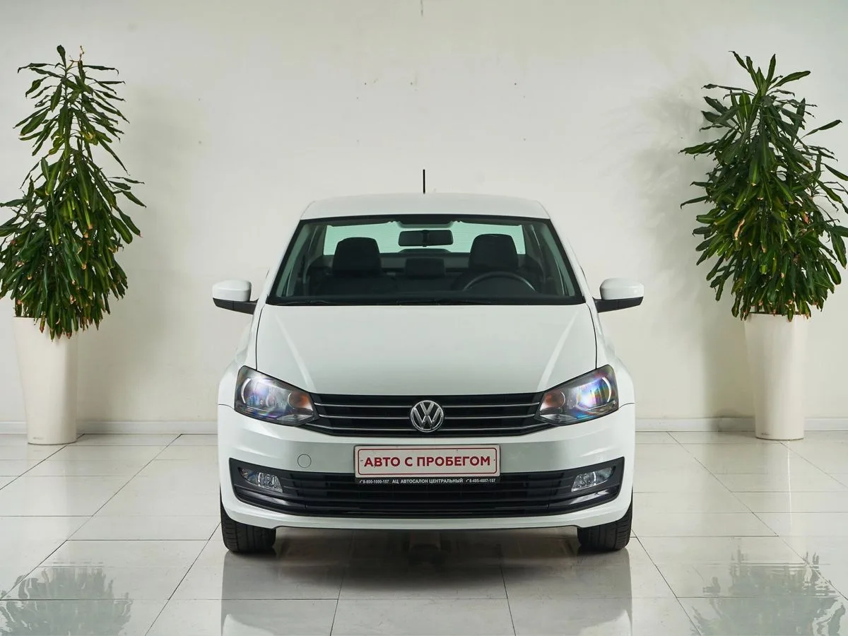 Volkswagen Polo V Рестайлинг — фото 2