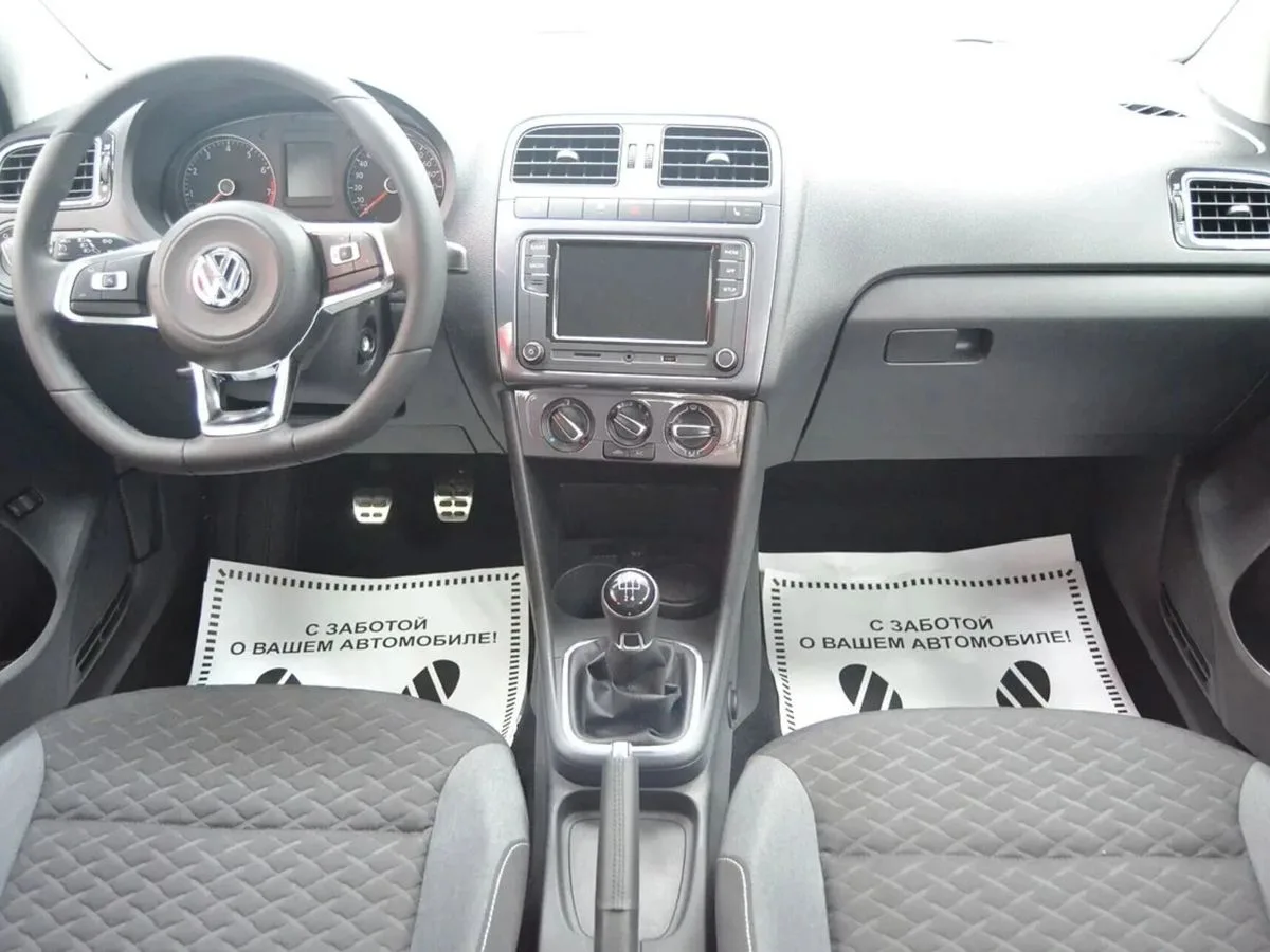 Volkswagen Polo V Рестайлинг · Highline 15-18 — фото 4