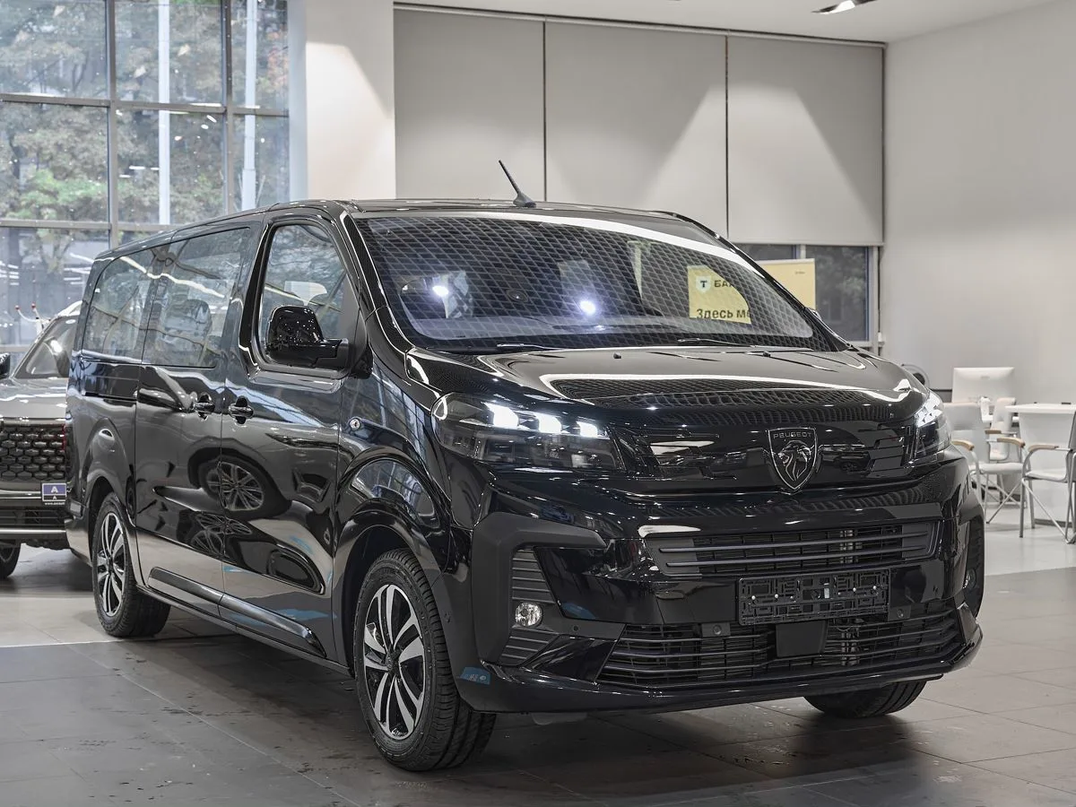 Peugeot Traveller I Рестайлинг · Business