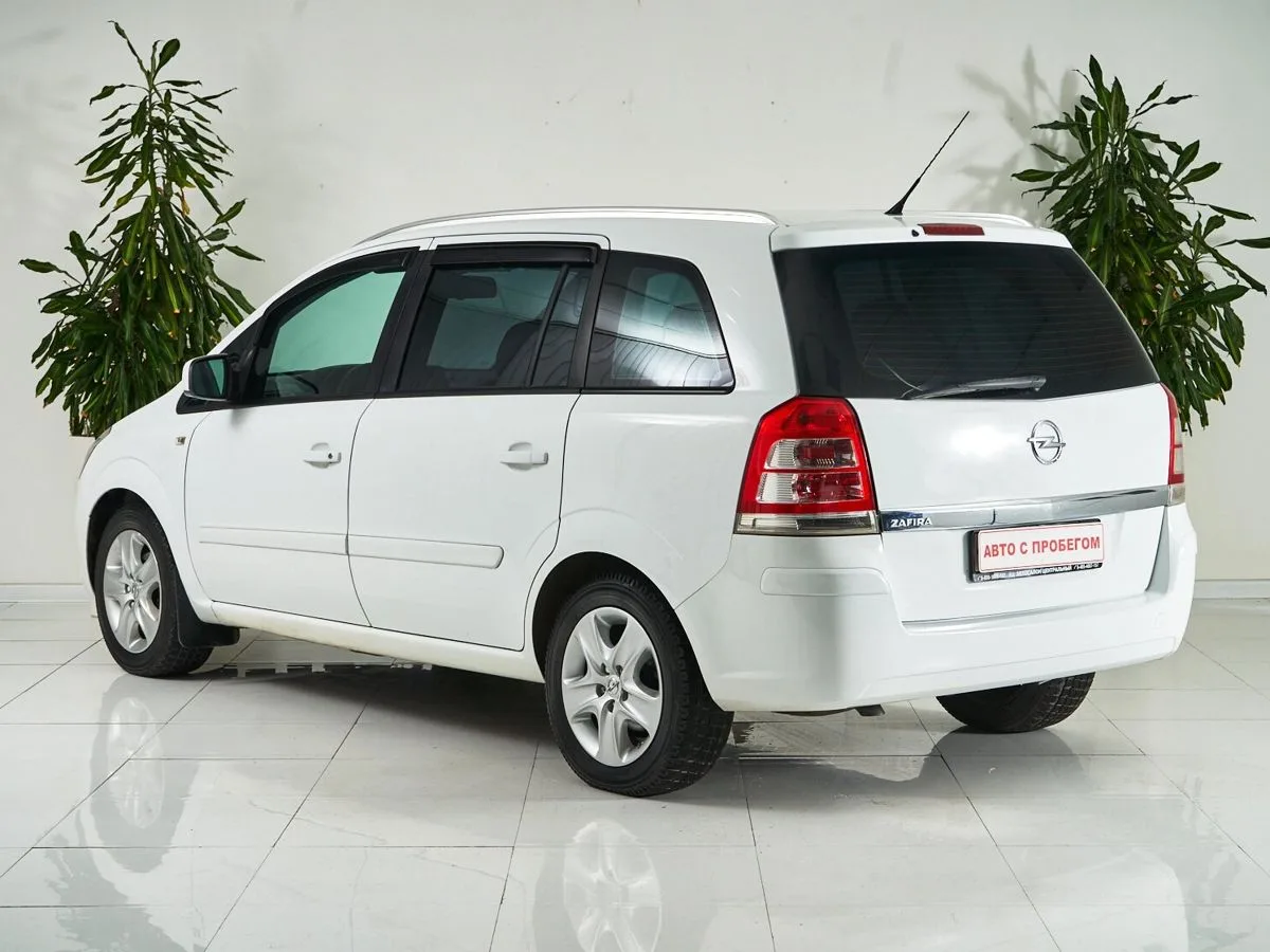 Opel Zafira B Рестайлинг — фото 4