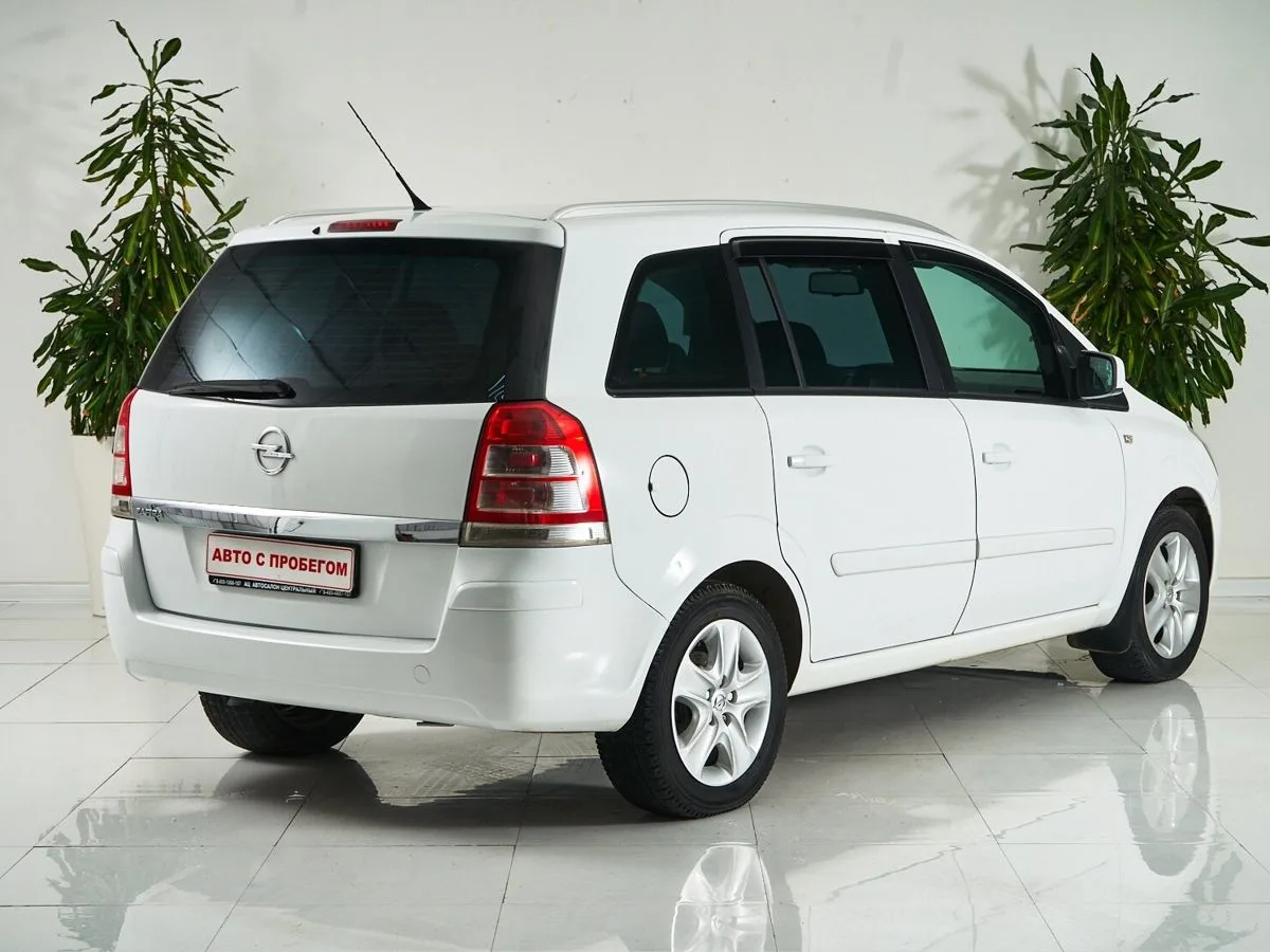 Opel Zafira B Рестайлинг — фото 5