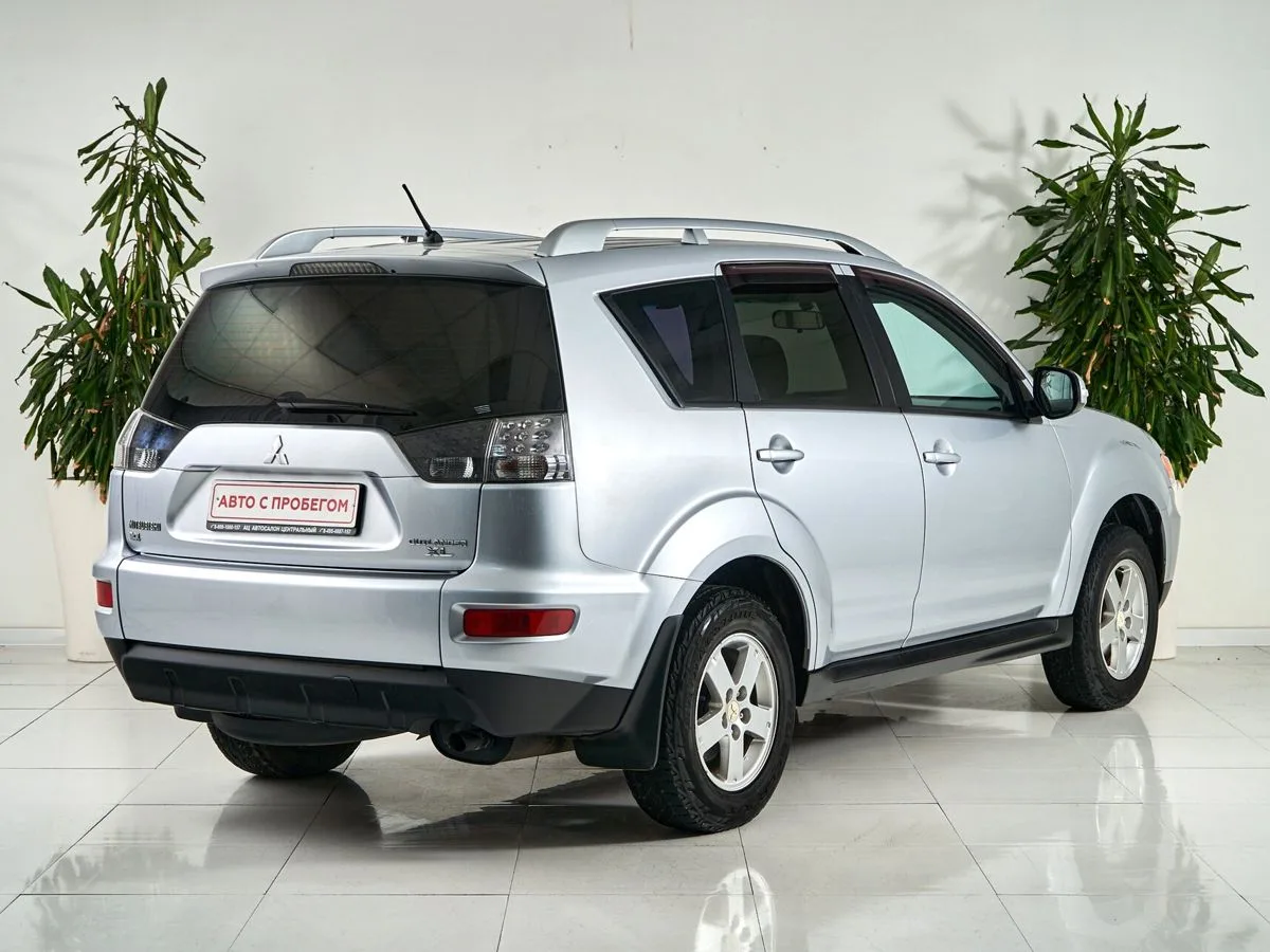 Mitsubishi Outlander II Рестайлинг — фото 5