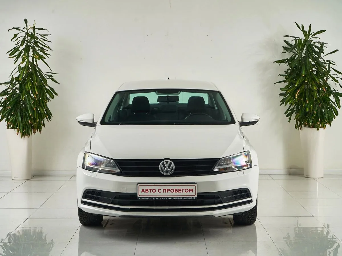 Volkswagen Jetta VI Рестайлинг — фото 2
