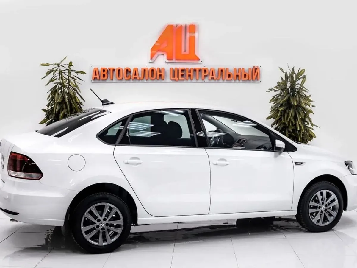 Volkswagen Polo V Рестайлинг · Highline 15-18 — фото 3