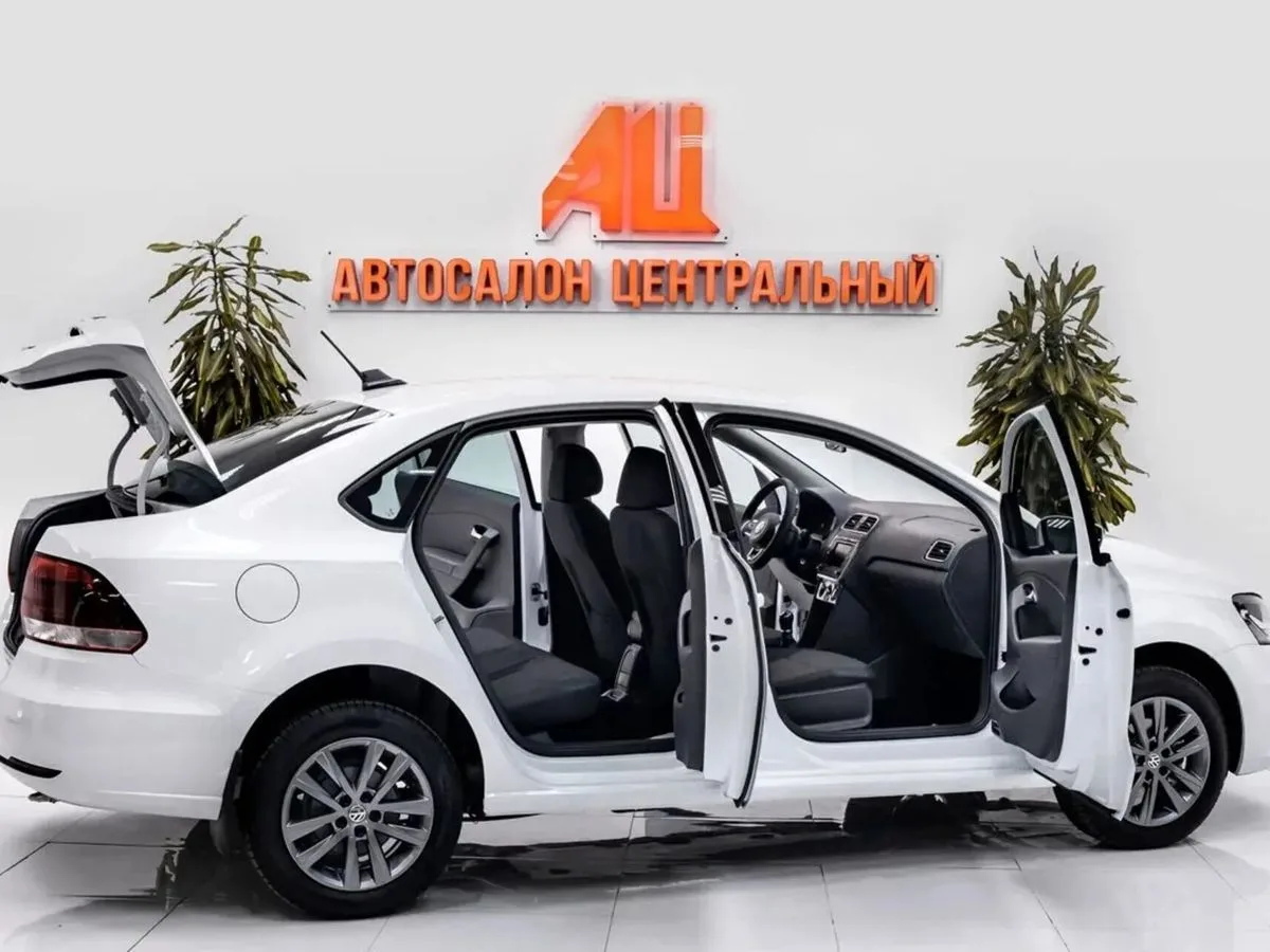 Volkswagen Polo V Рестайлинг · Highline 15-18 — фото 4