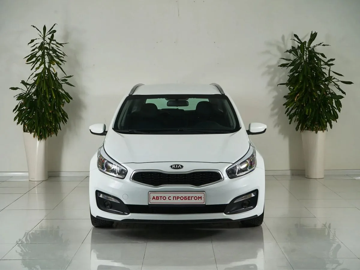 Kia Ceed II Рестайлинг · Luxe — фото 2