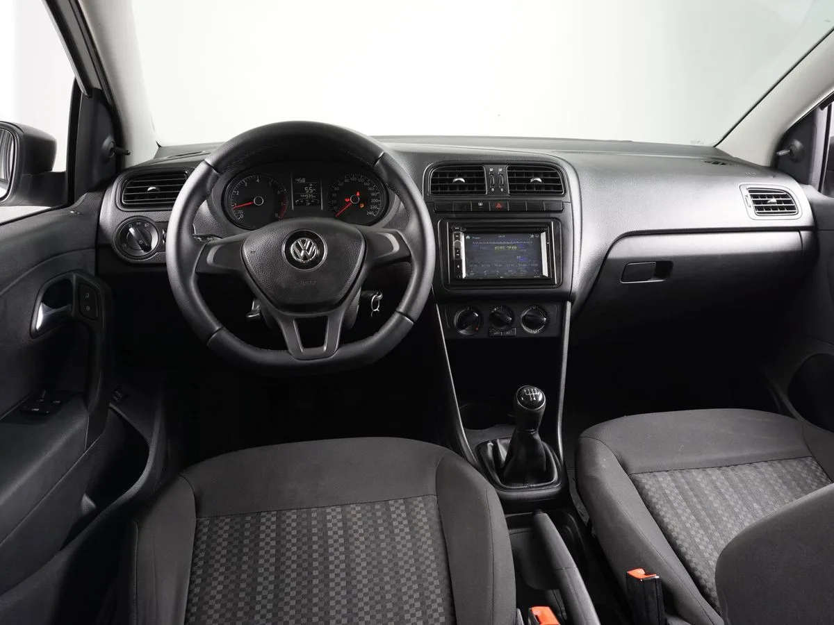 Volkswagen Polo V Рестайлинг · Drive — фото 5