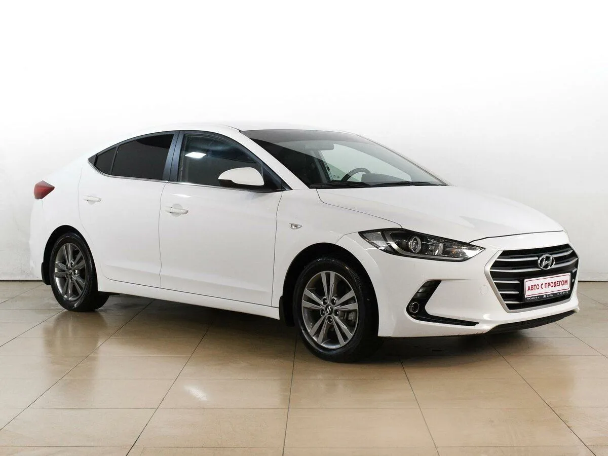 Hyundai Elantra VI (AD) · Active