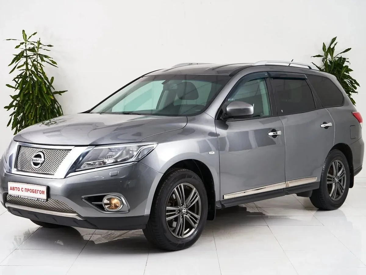 Nissan Pathfinder IV · Mid