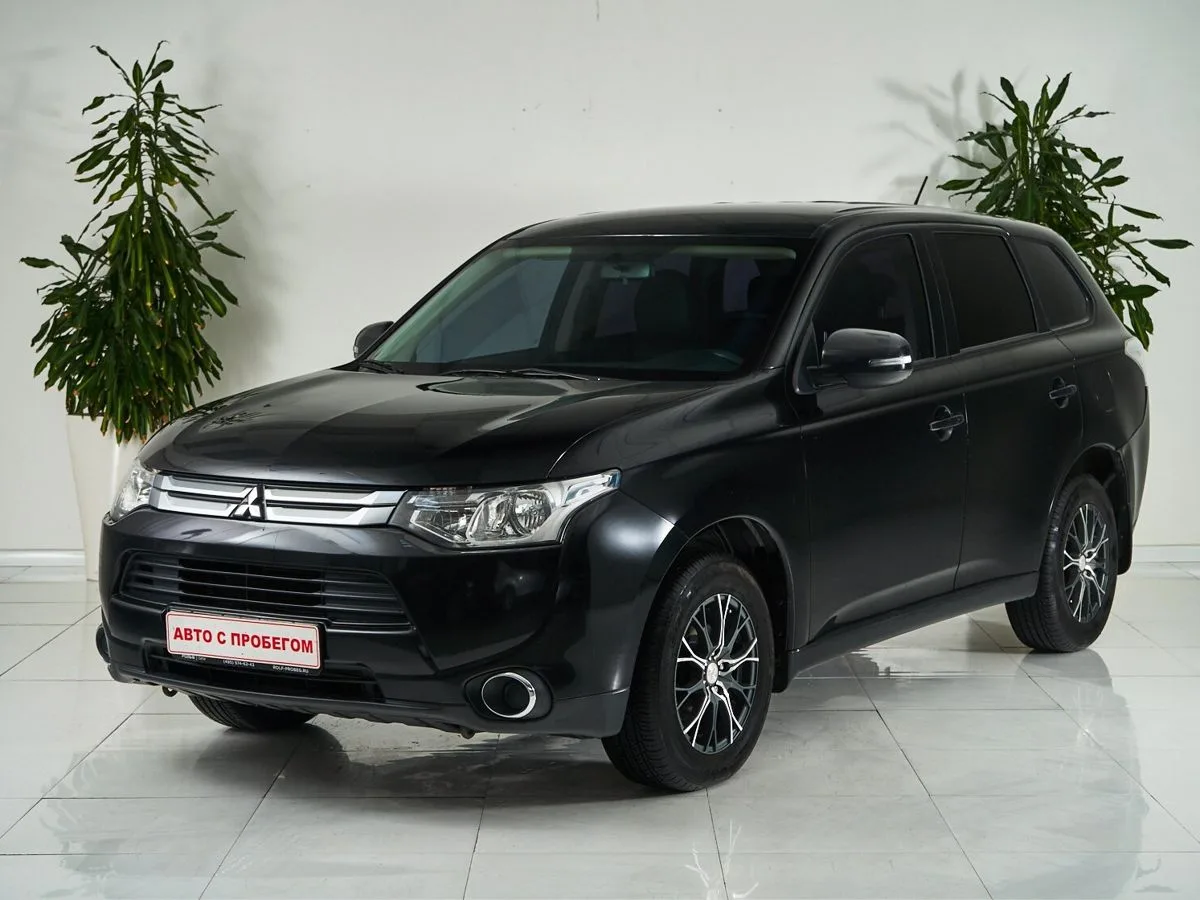 Mitsubishi Outlander III · Inform