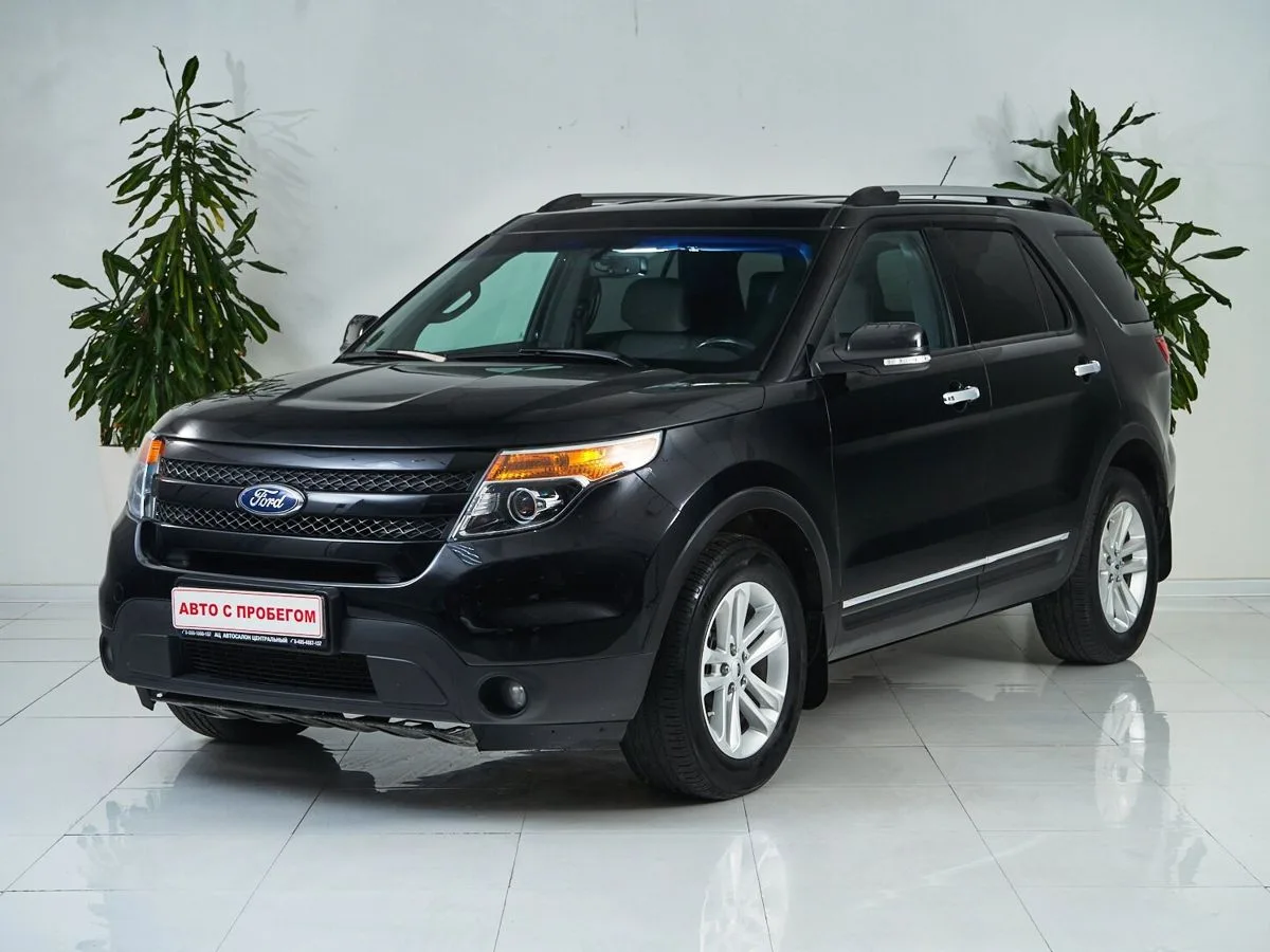 Ford Explorer V · XLT