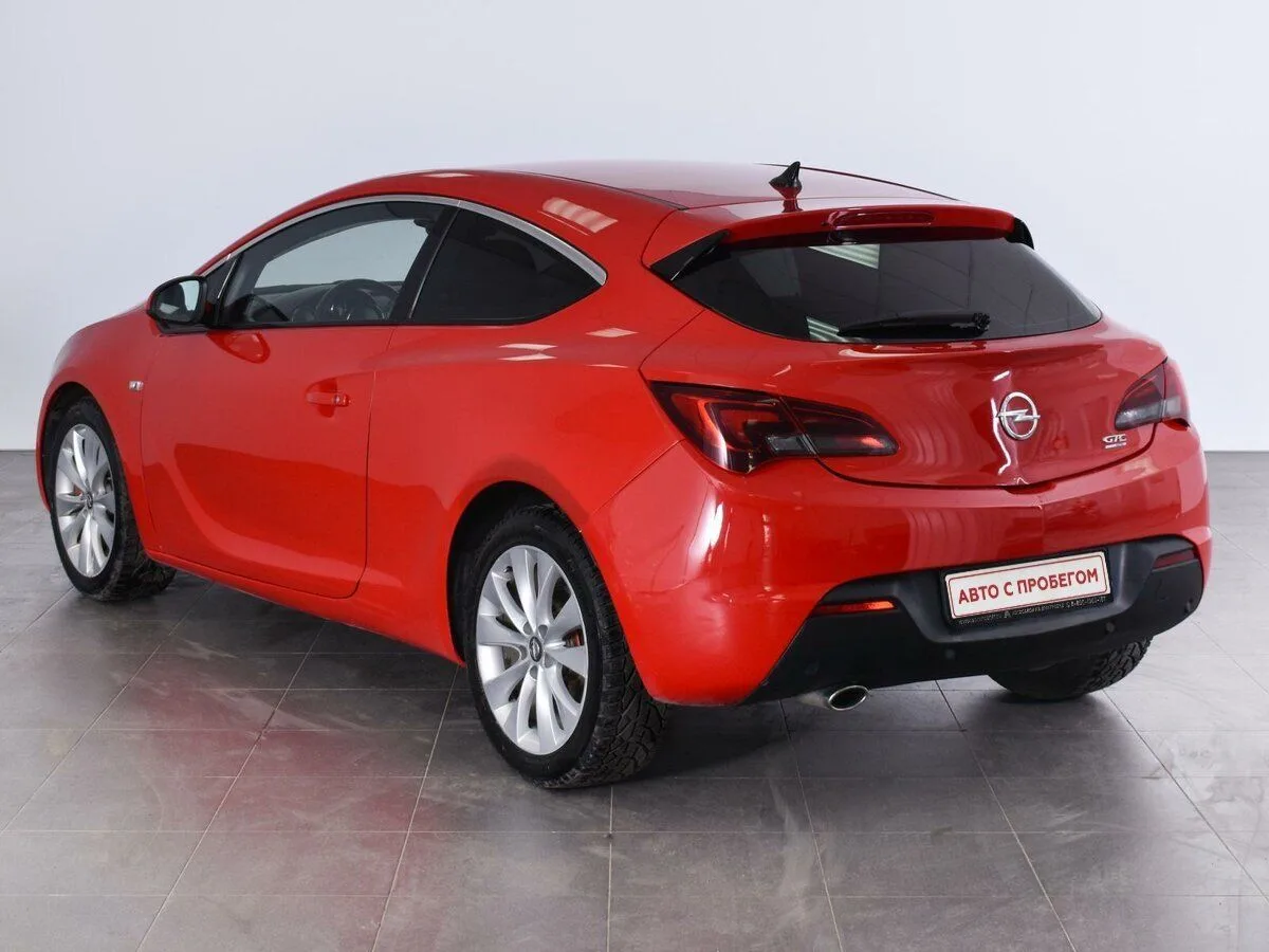 Opel Astra J Рестайлинг — фото 3
