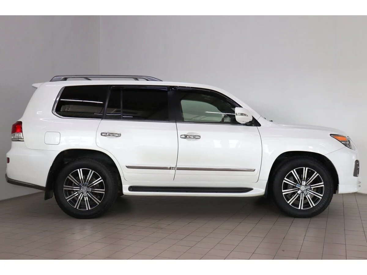 Lexus LX III Рестайлинг 2 · Luxury+ — фото 3